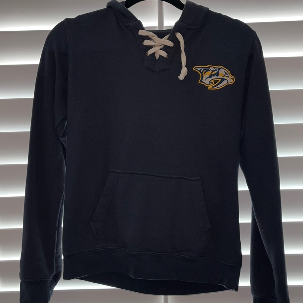 Womens predators navy blue sweatshirt
